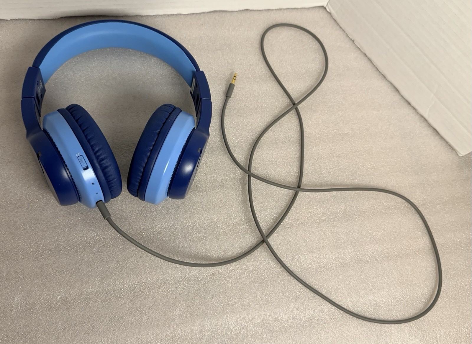 iClever BTH12 Kids Blue Wired Headphones, Over The Ear, With Audio Cord