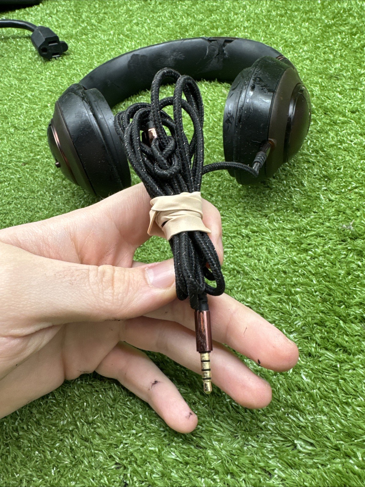 Klipsch Mode M40 Noise-Cancelling Headphones (Untested READ). P