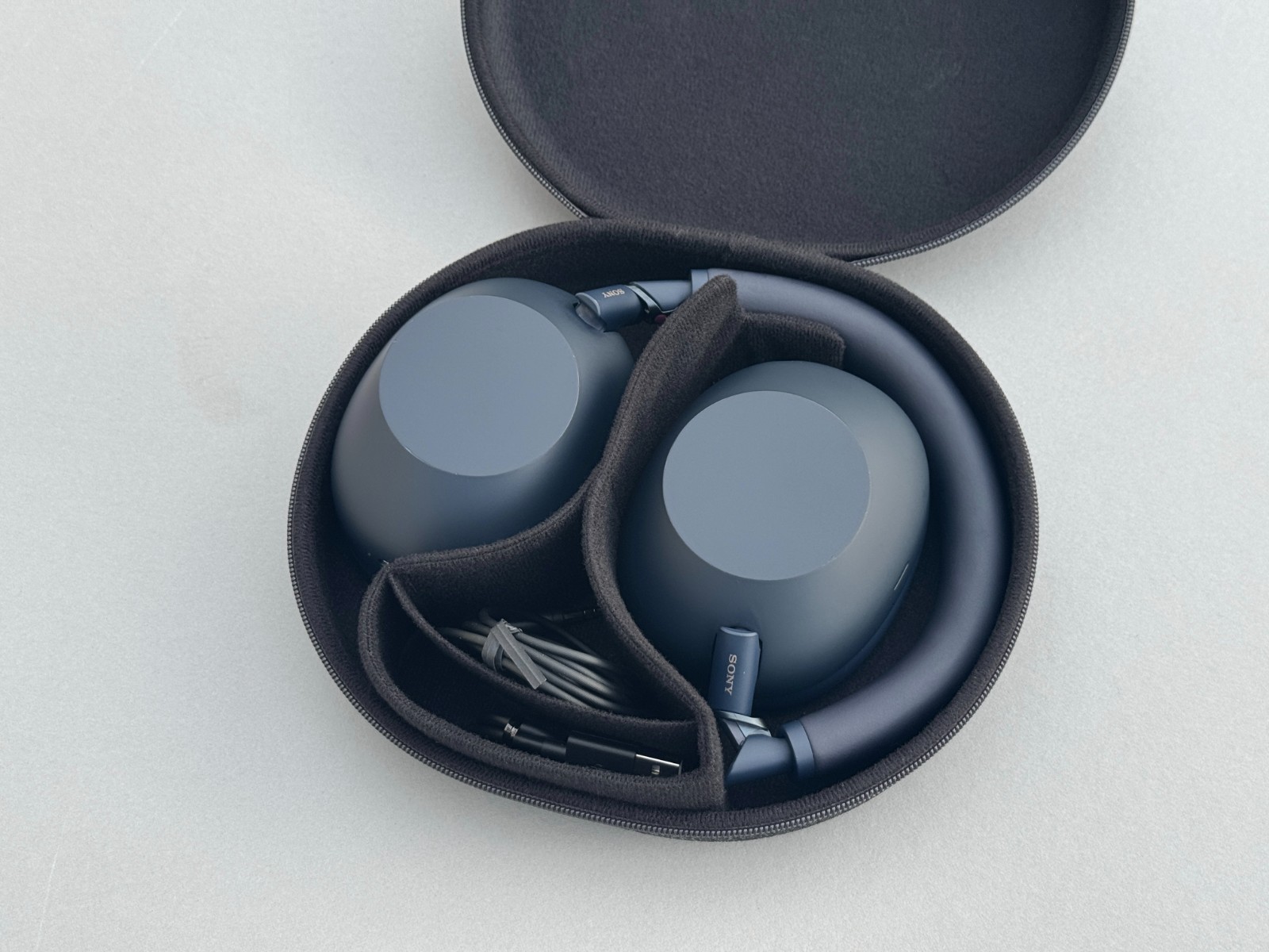 Sony WH-1000XM6 Wireless Noise Canceling Headphones COMPATIBLE CASE – Blue #VG
