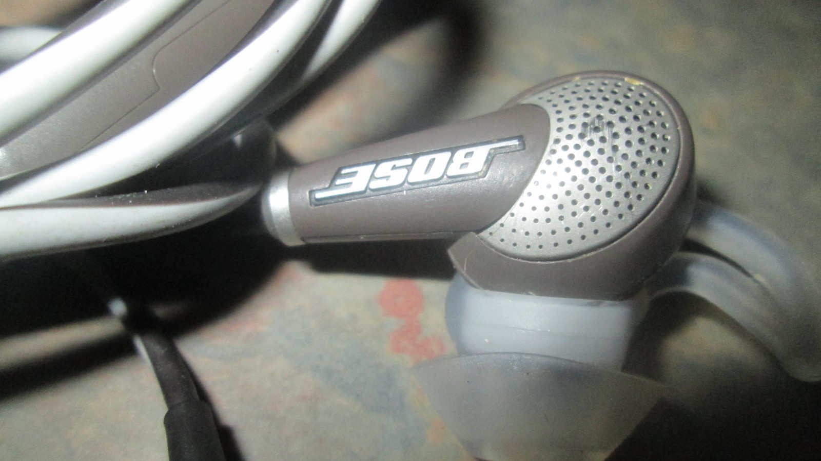 Bose QuietComfort 20 Noise Cancelling Headpone Bose QC20 Earbuds