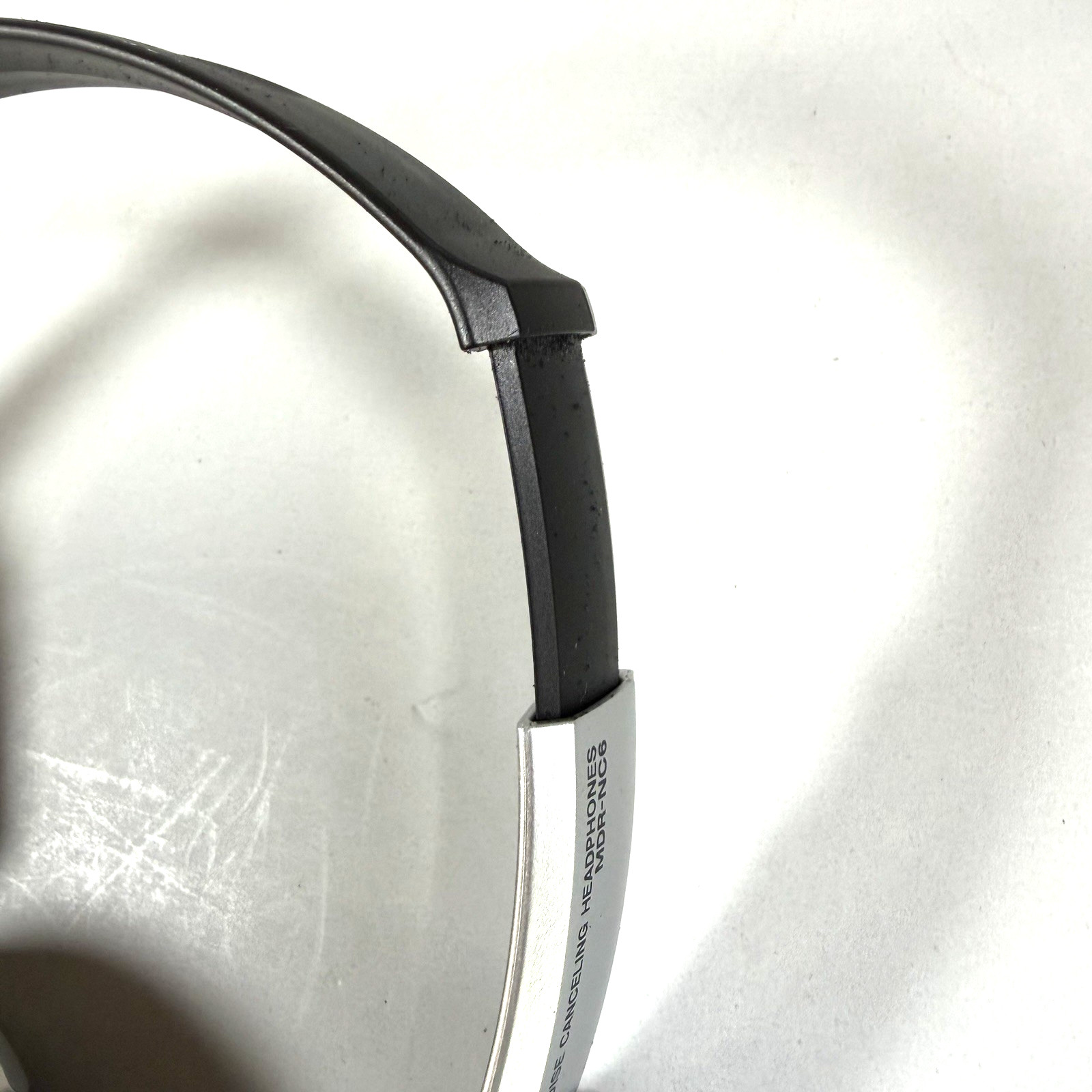 Sony MDR NC6 Noise Canceling Headphones Wired Over Ear w/Travel Case Black READ
