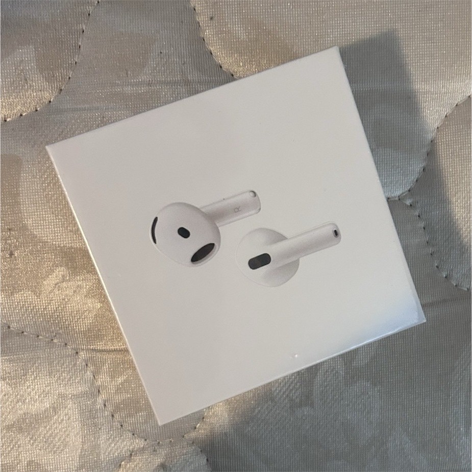 Apple AirPods 4 ANC Wireless Bluetooth In-Ear Earbuds White w/ Charging Case