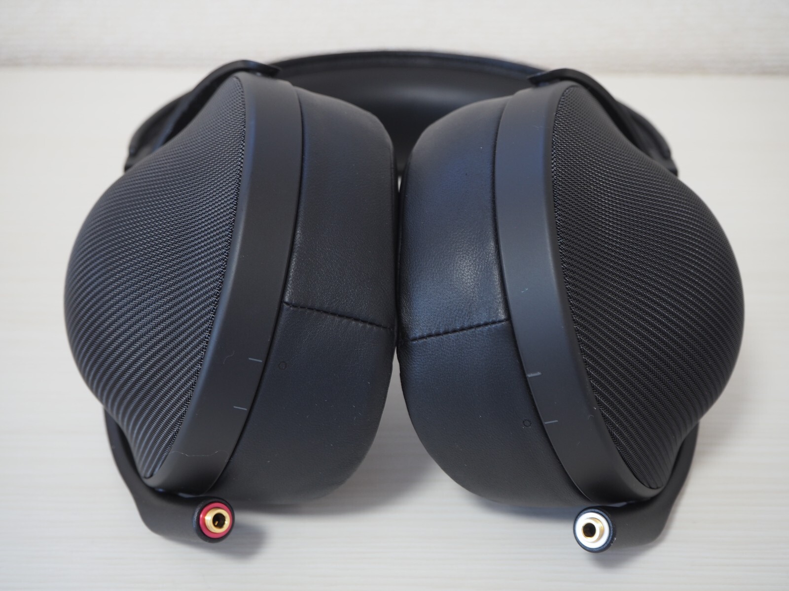[Excellent] SONY MDR-Z1R Over-ear Stereo Headphones Japan With Cable Tested