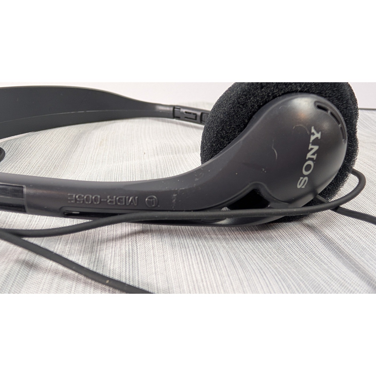 Sony MDR-005E Headphones Black Wired On-Ear Lightweight Audio – Tested Working