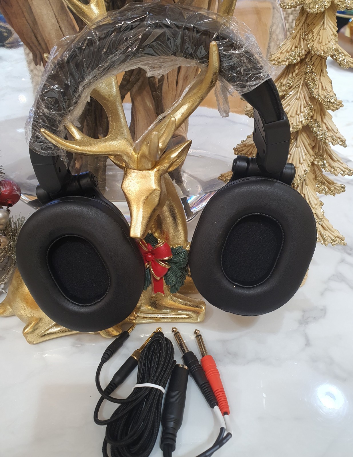 Sterling Audio S402 Studio Headphones With 40 mm Drivers