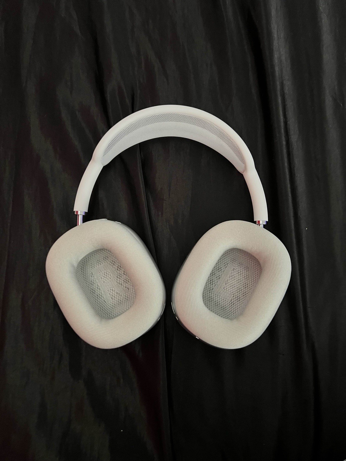 Apple AirPods Max Silver/White Over-Ear Bluetooth Headphones w/ ANC, Mic