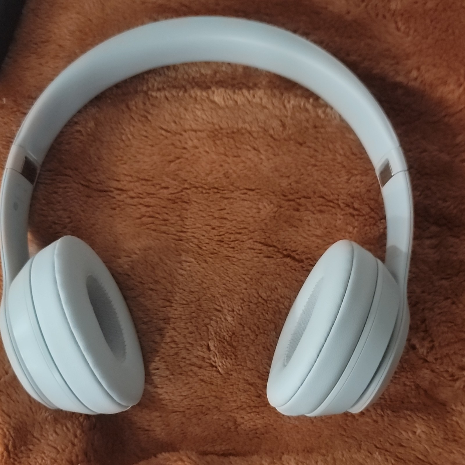 Beats by Dr. Dre Solo 4 On-Ear Headphones Gray 3.5mm Built-In Mic MG7J4LL/A