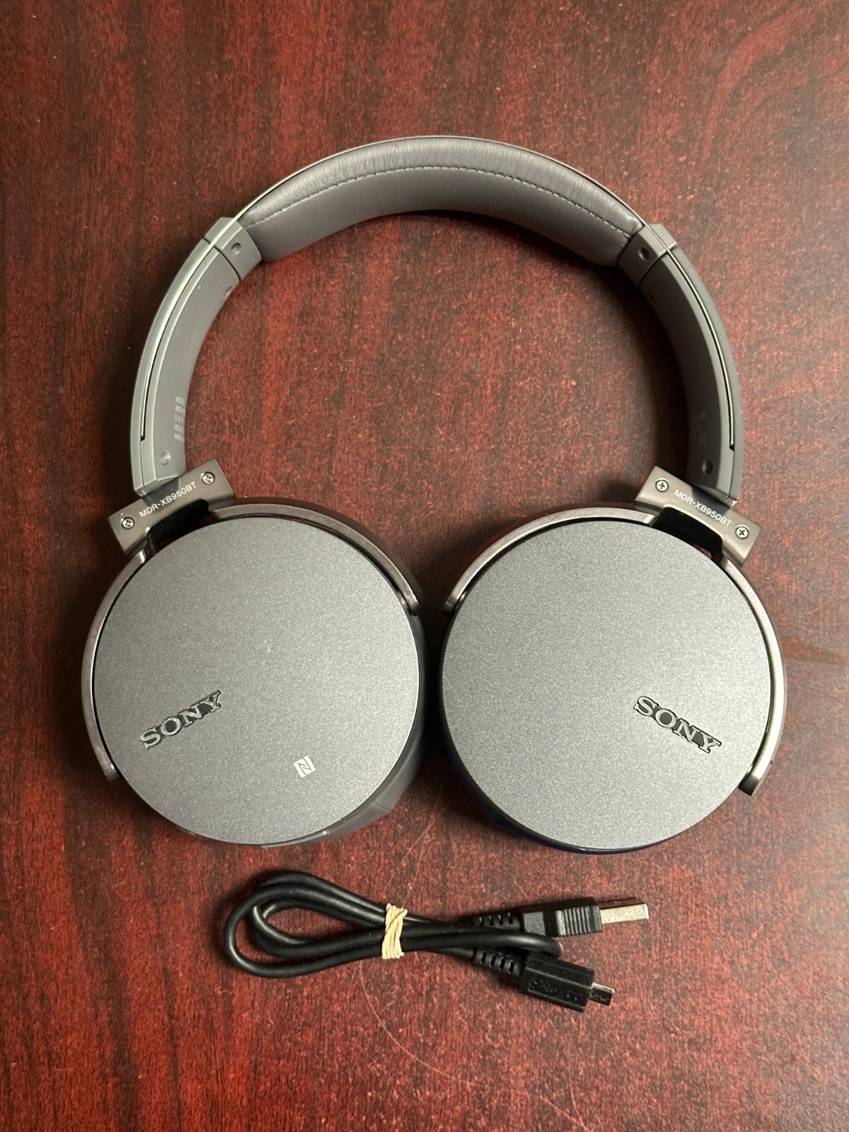 SONY MDR-XB950BT Extra Bass Wireless Headphones Over-Ear Headphones GRAY Rare