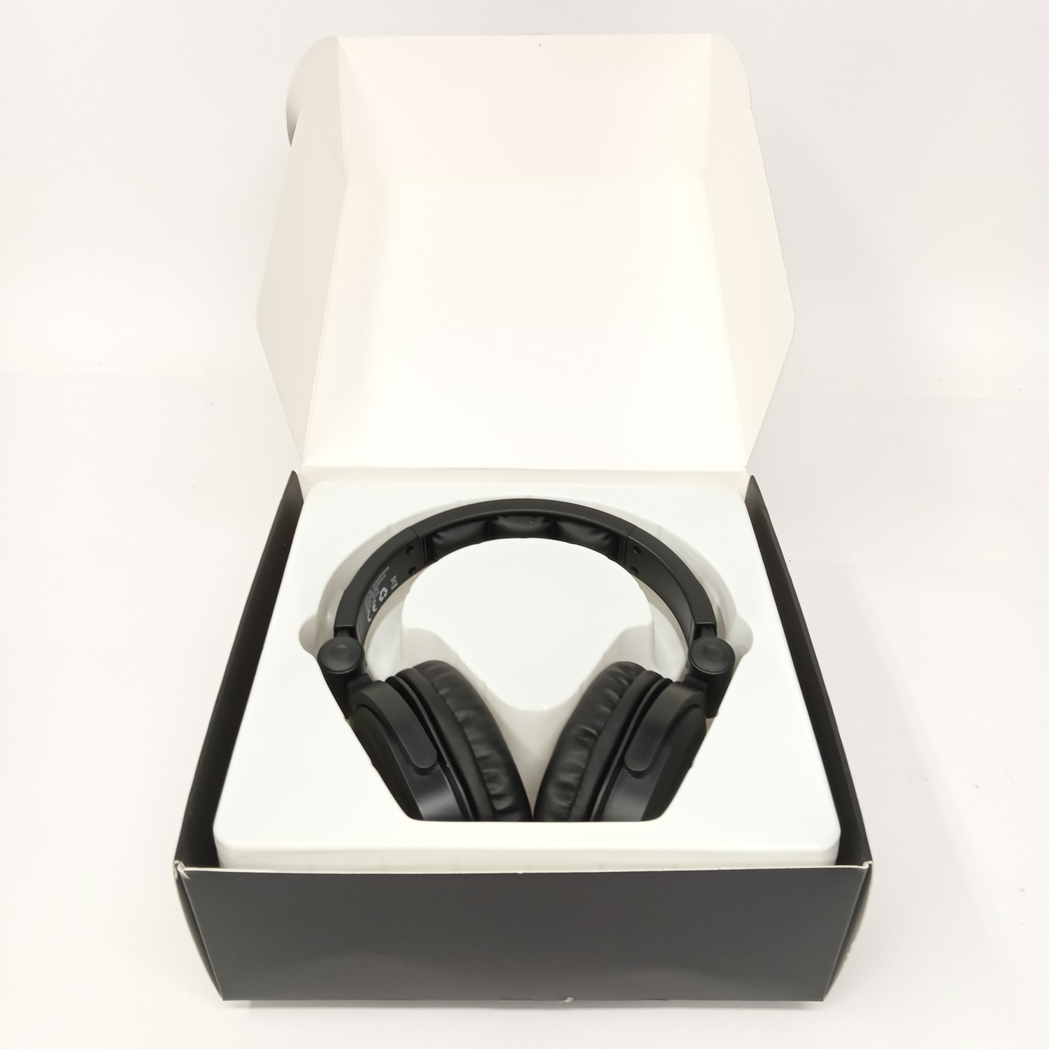 Monoprice Premium Hi-Fi DJ Style Over-The-Ear BlueTooth Headphones – BHS839