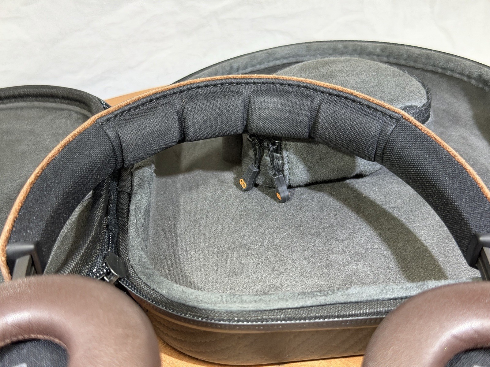 The Bang & Olufsen BeoPlay H8 Wireless Bluetooth On Ear Headphones,Dark Brown