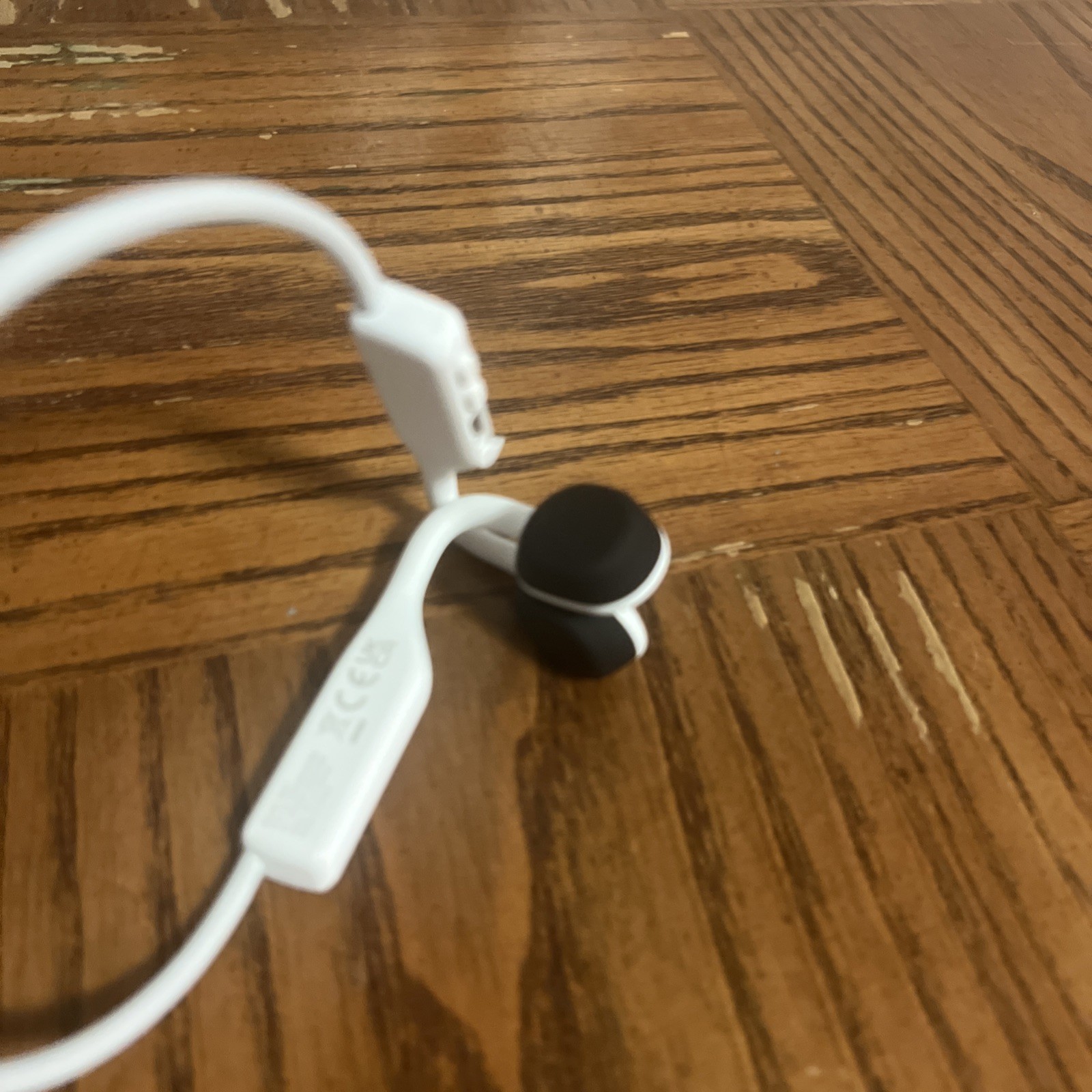 Shokz S661 Open Move Bone Conduction Bluetooth Open-Ear Sport Headphones White