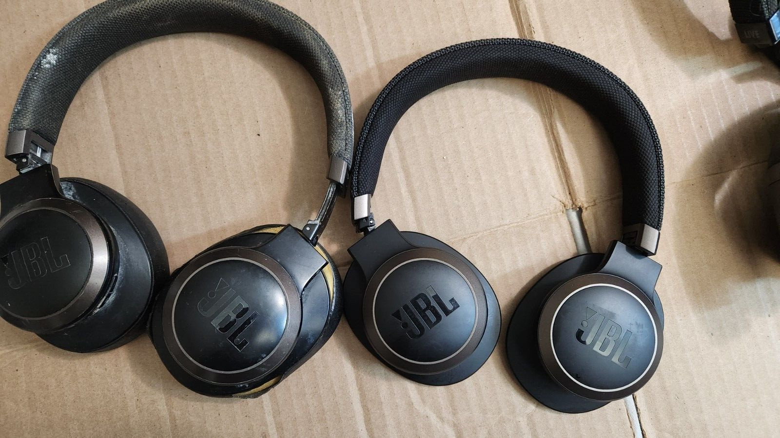 *Parts* 8 x JBL – LIVE 500BT, 400BT, 650BTNC and 750NC Wireless Headphones