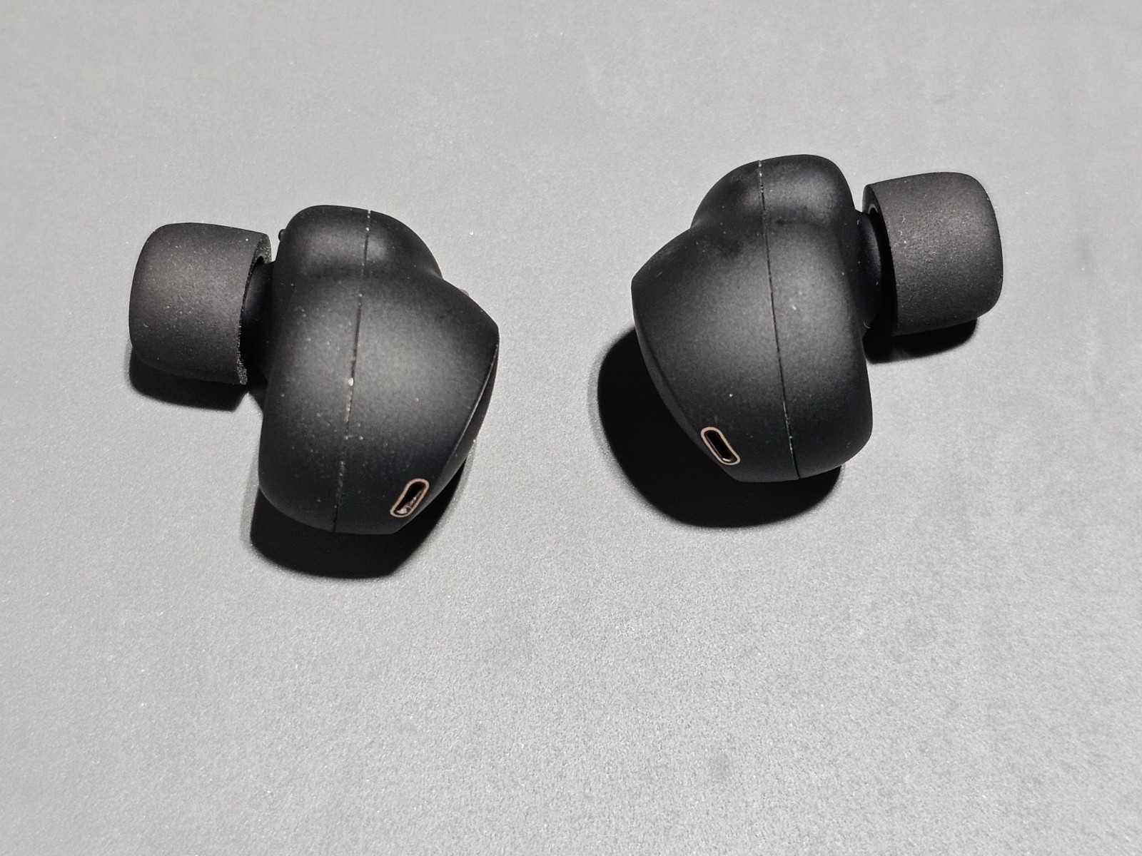SONY WF-1000XM4 NOISE CANCELLING TRULY WIRELESS EARBUDS – BLACK