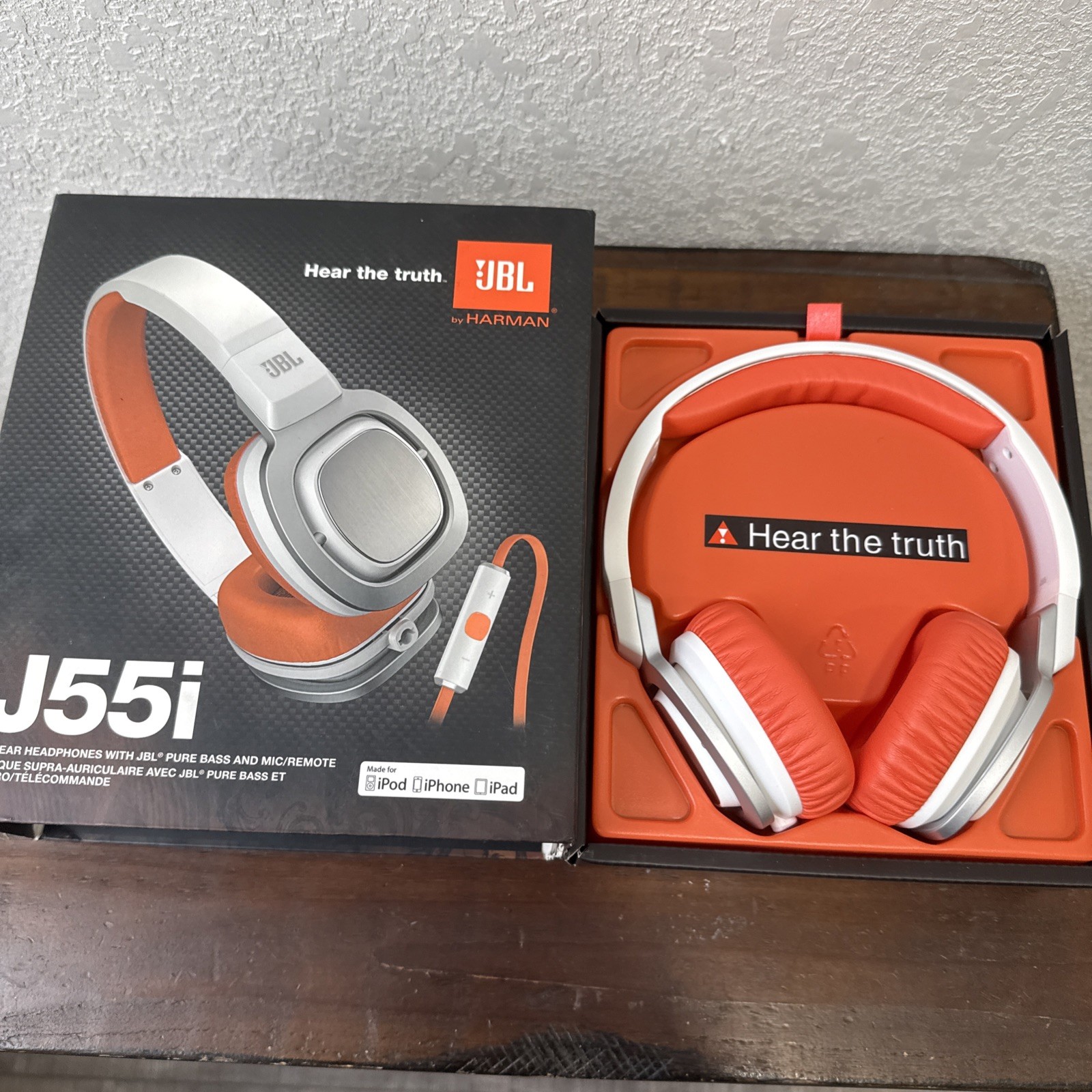 NEW JBL J55i On-Ear Headphones White/Orange Mic Remote iPhone iPad 40 mm Drivers