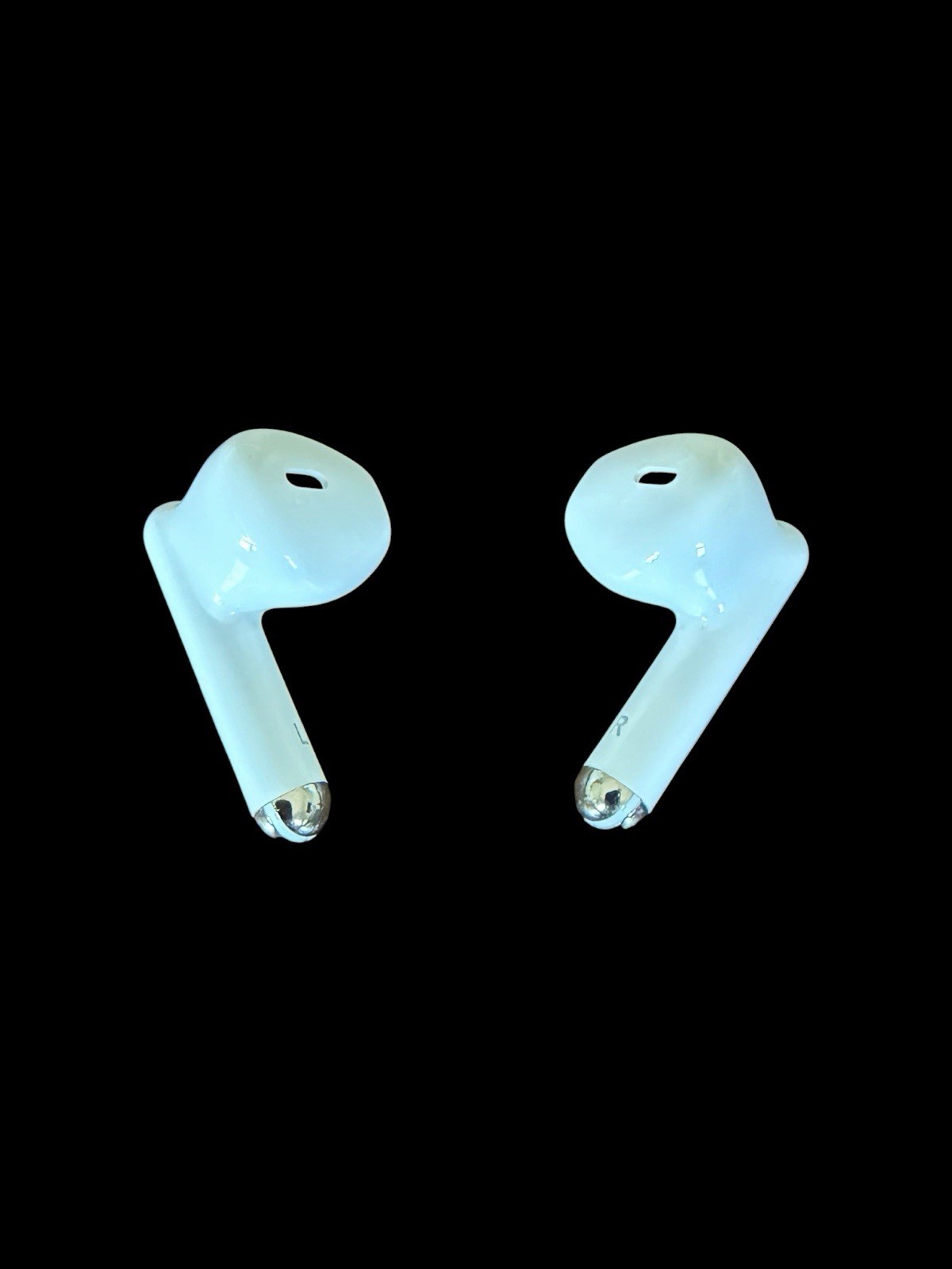 S49 Wireless Bluetooth In-Ear Earbuds, Built-In Mic, Charging Case, White