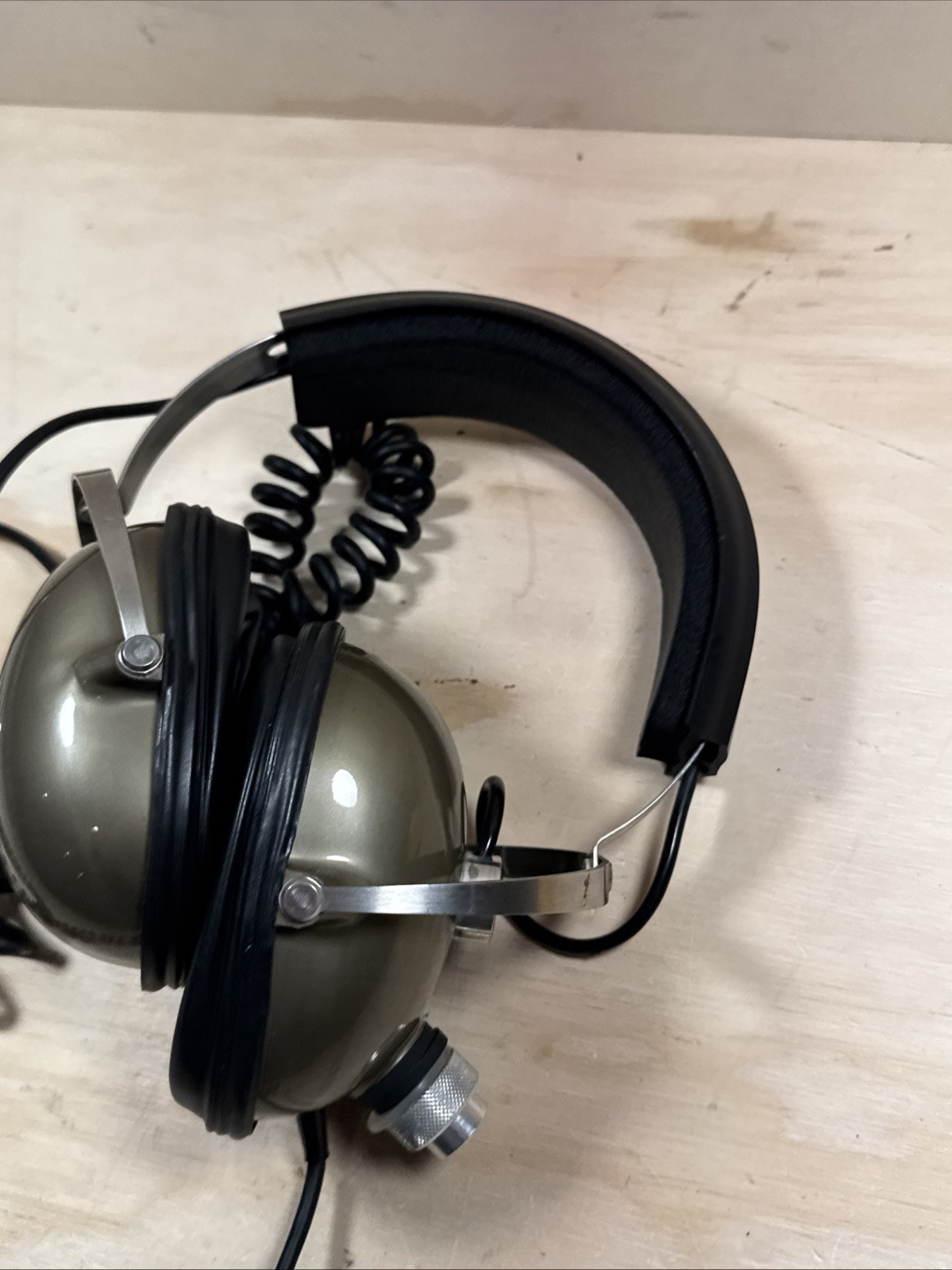 Koss PRO4A Headband Headphones – Beige Studio quality headphones Tested