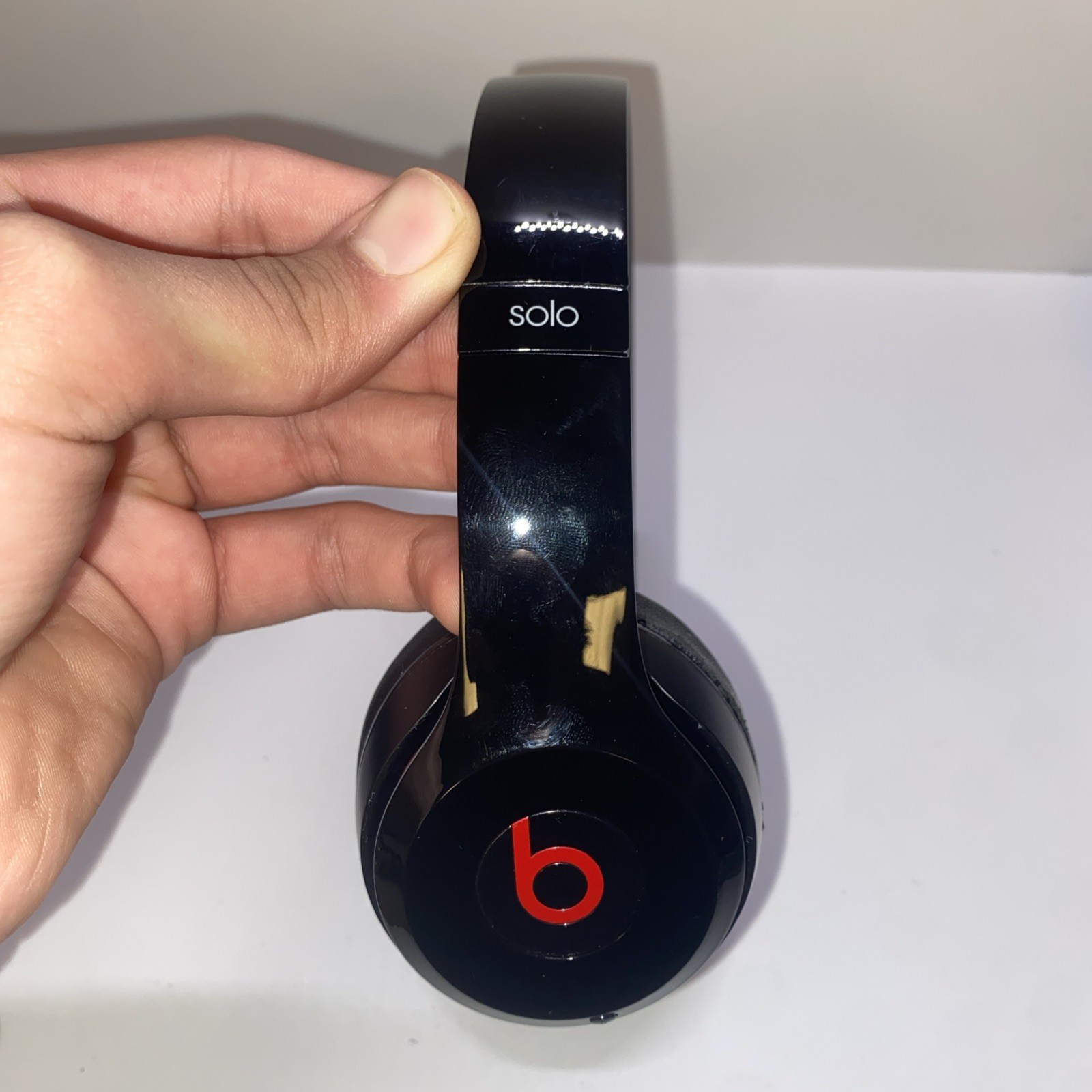 Beats by Dr.Dre Solo 2 Wireless On-Ear Headphones Black And Red