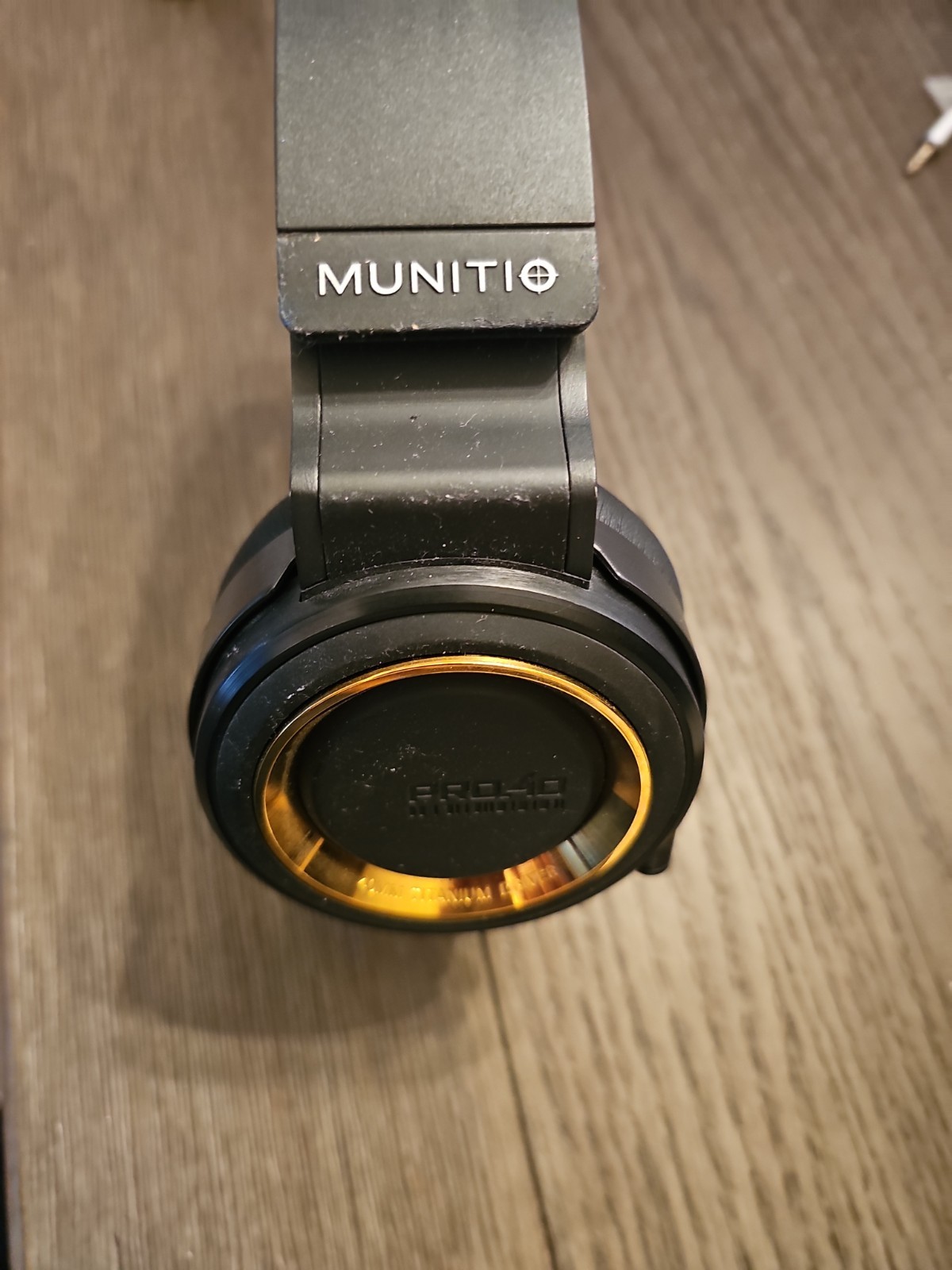 Munitio Pro 40 Gold Wired Headphones 40 MM Titanium Driver No Cord