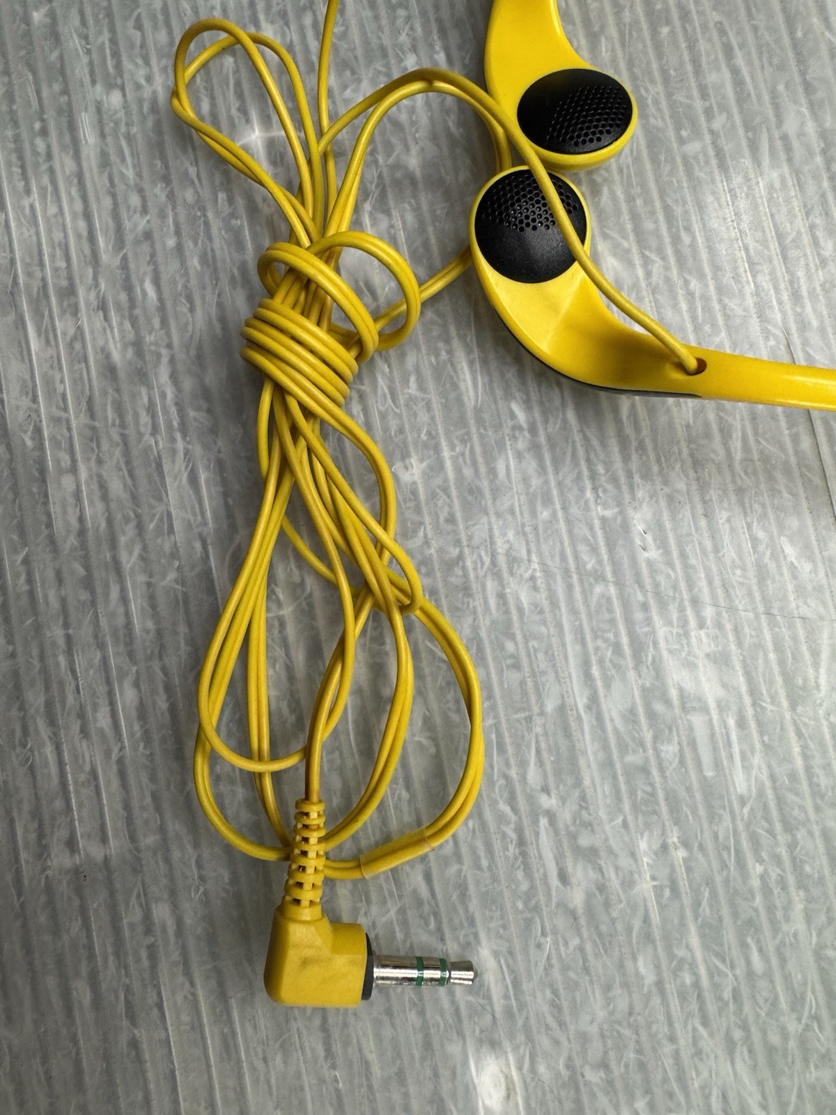 SONY MDR-W014 yellow Sports Walkman Stereo Headphones 3.5mm Jack