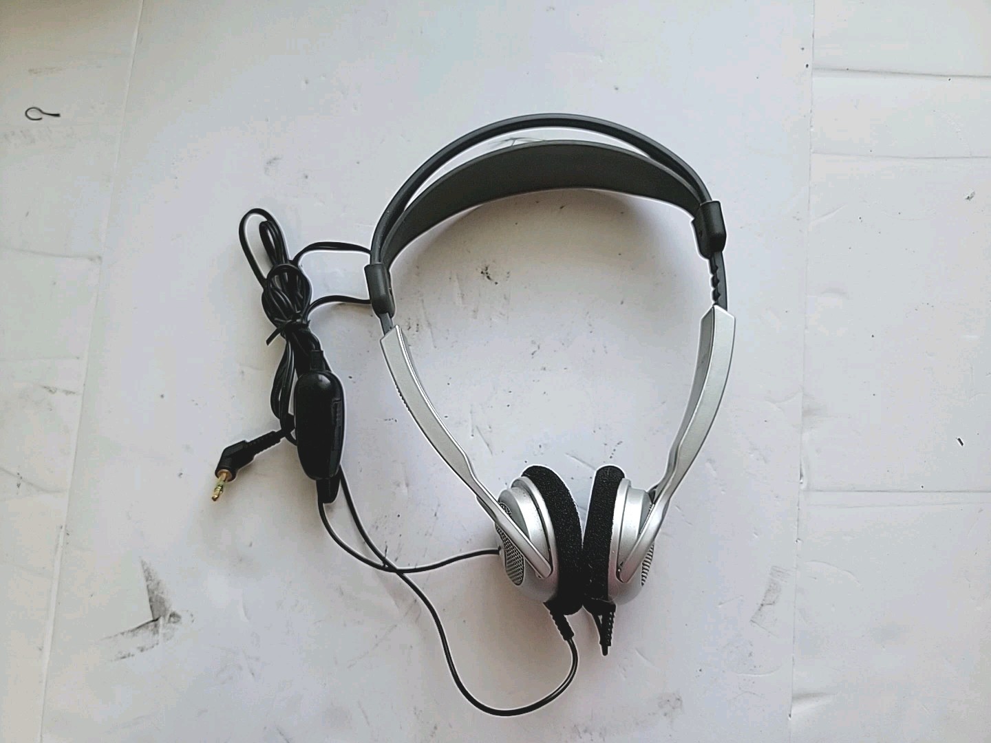 Radio Shack Pro 35A Titanium Stereo Headphones Black Gray Silver Tested EUC