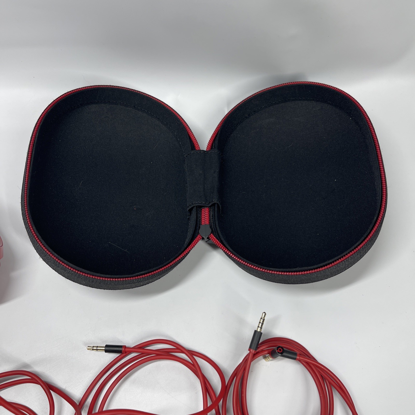 Beats by Dr. Dre Studio 2.0 Red Wired Headphones B0500 W/ case and 3 OEM cables