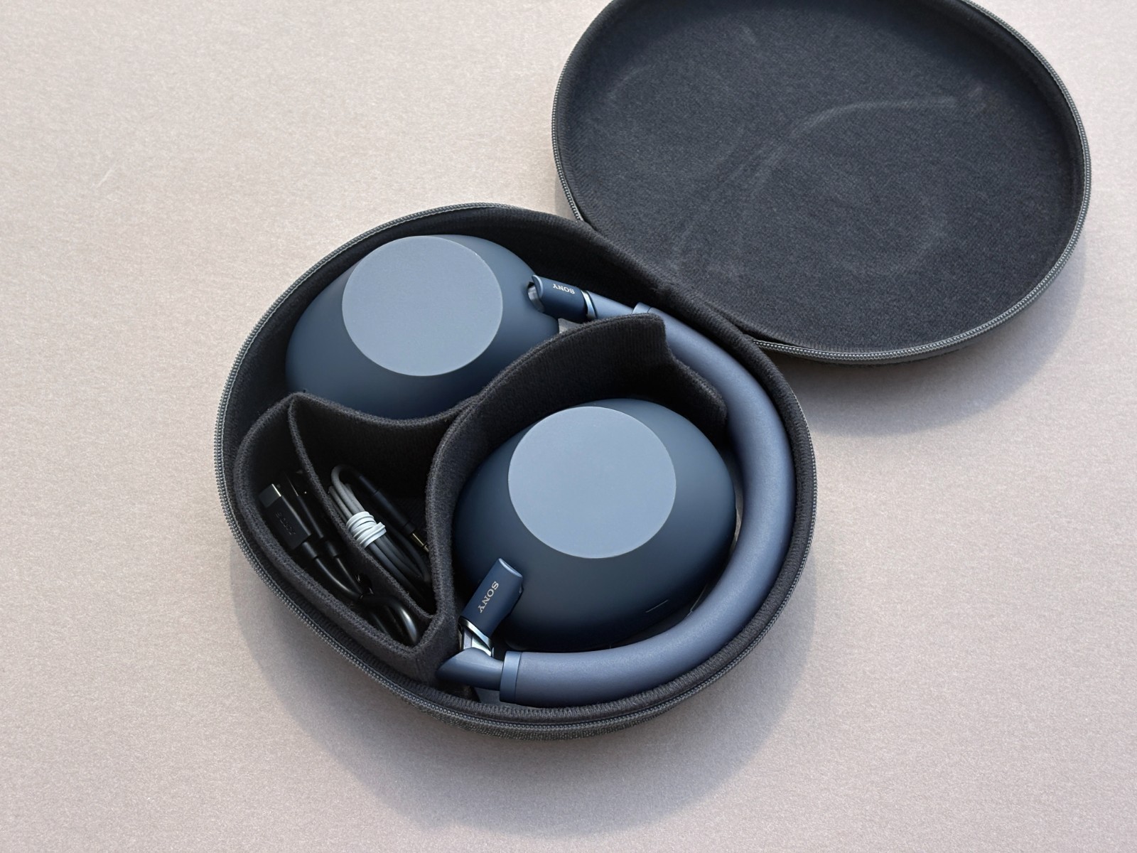 Sony WH-1000XM6 Wireless Noise Canceling Headphones COMPATIBLE CASE – Blue #E