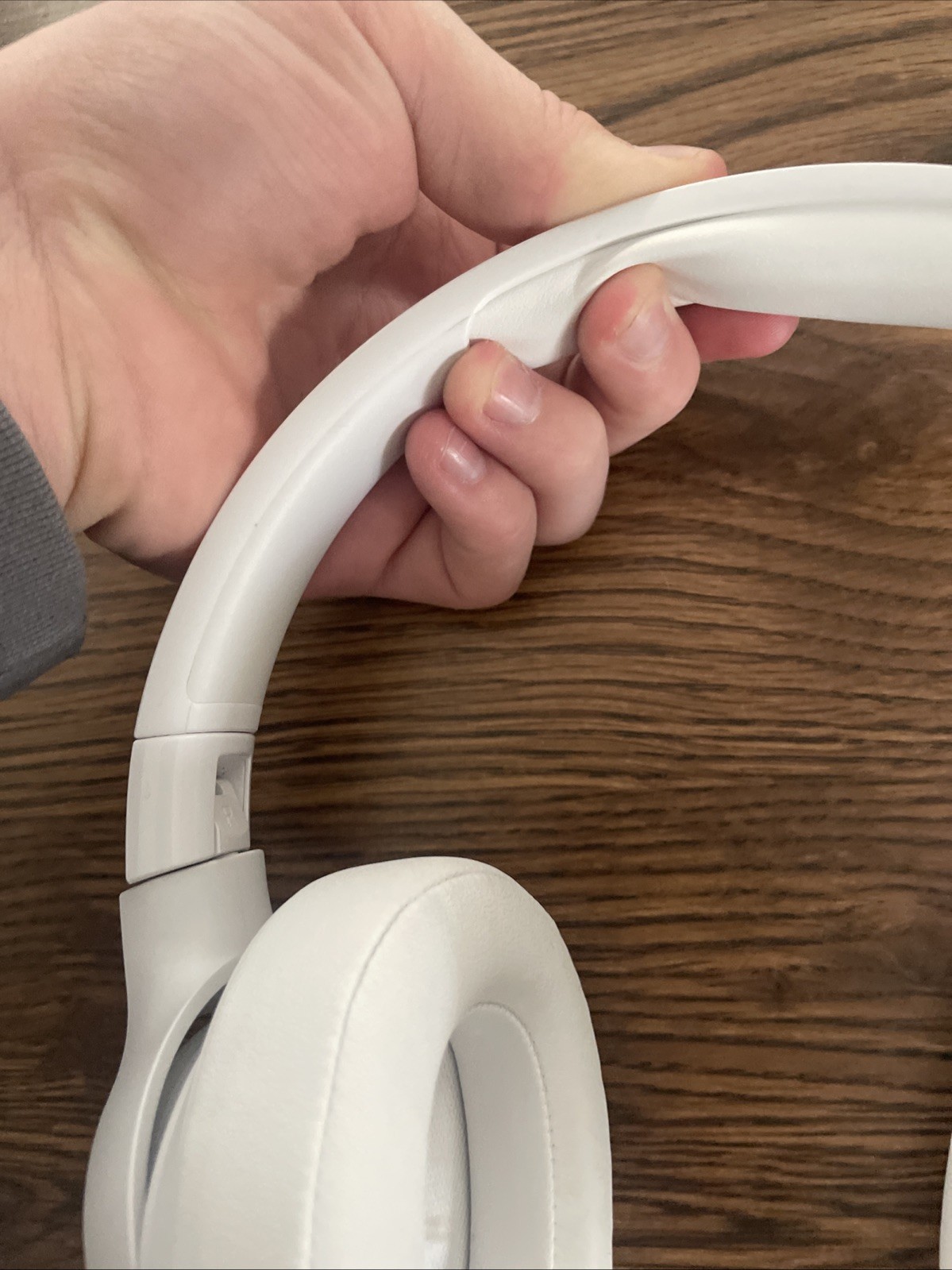 JBL Tune 770NC Over-ear Wireless Headphones – White