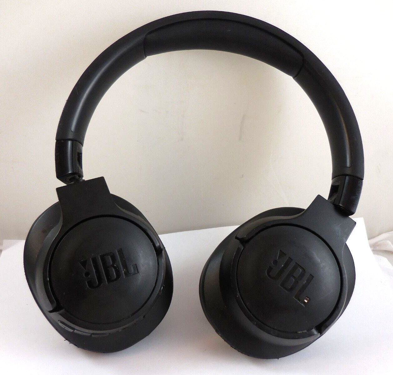 JBL Tune 760NC – Wireless Bluetooth Over the Ear Headphones – Hinge Broken