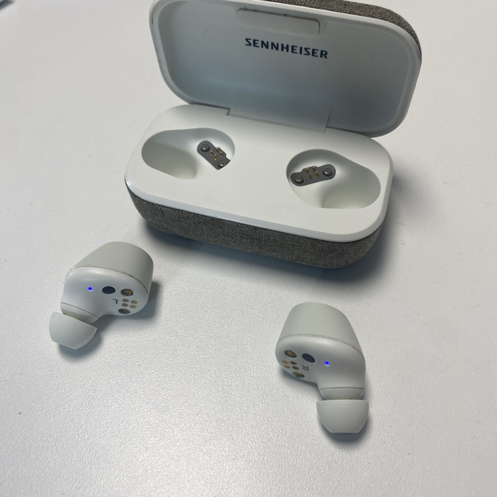 Sennheiser M3IETW2C True Wireless Momentum 2 Bluetooth Earbuds White