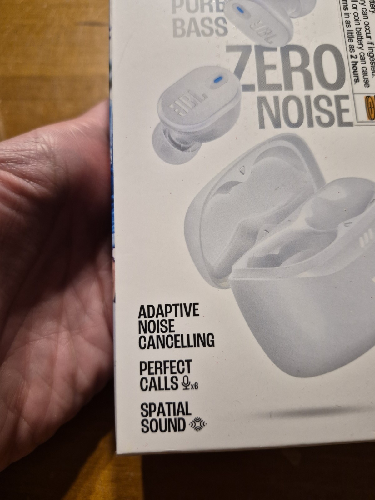 JBL White Tune Buds 2 Earbuds Perfect Fit Adaptive Noise Cancelling Zero Noise