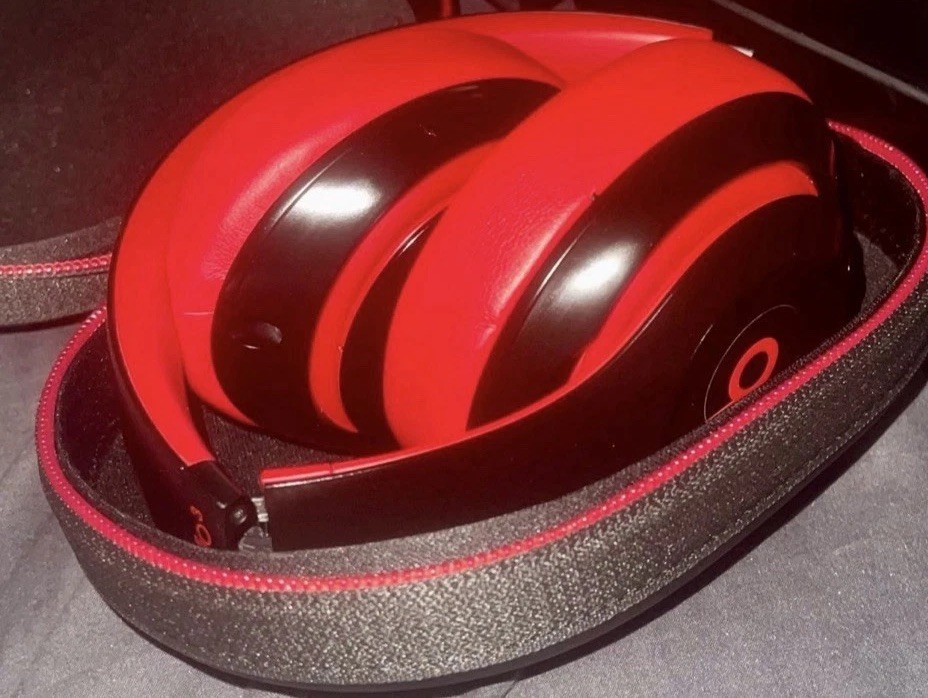 Beats Studio 3 Wireless Ten Years Anniversary DEFIANT RED CUSTOM
