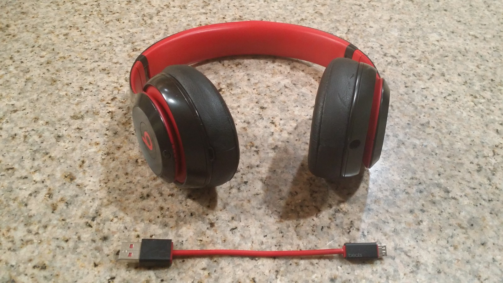 Beats by Dr. Dre Studio 3.0 Wireless Bluetooth Over-Ear headphones Red/black