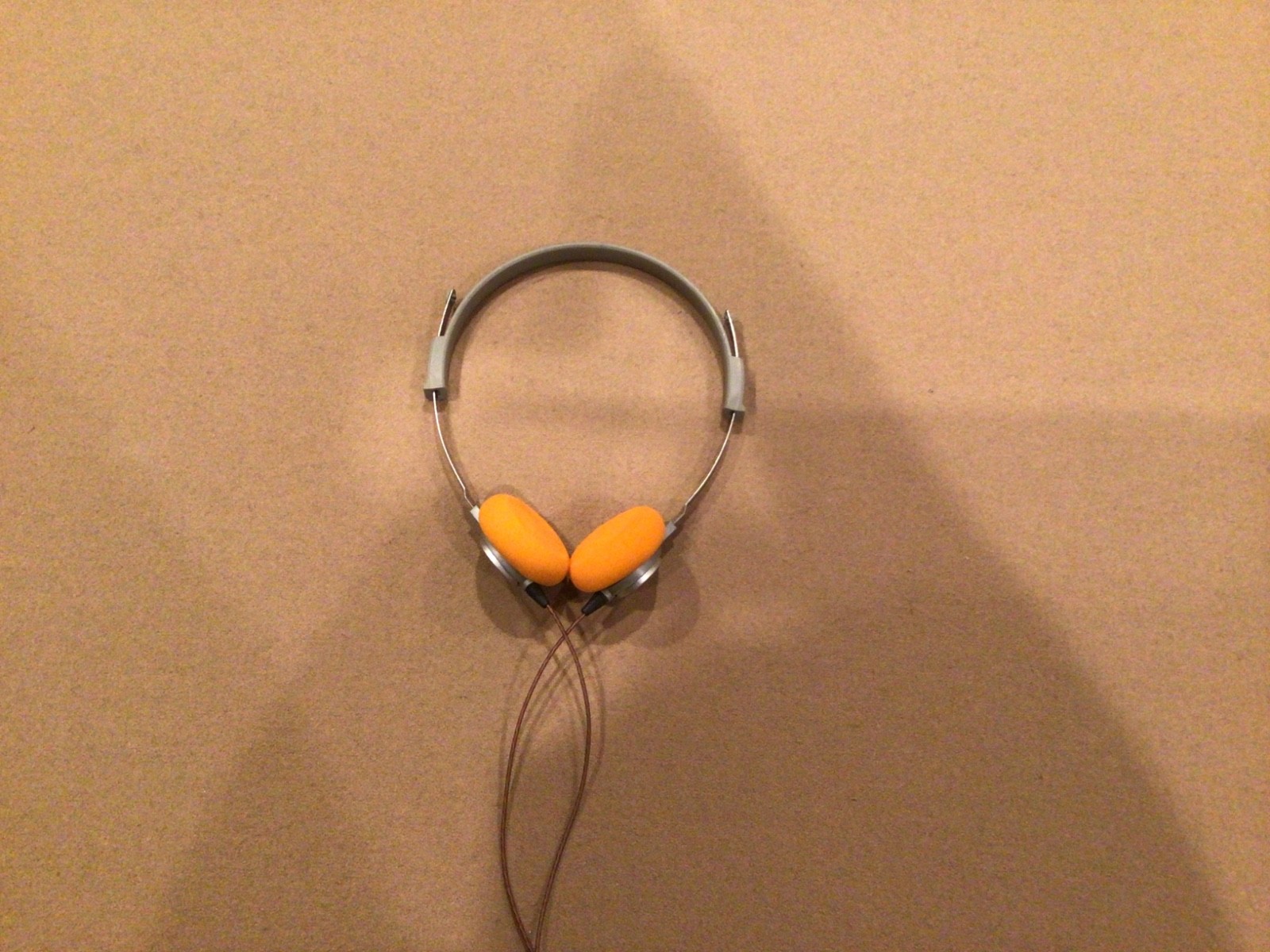 Iconic 1979 Sony MDR-3L2 Headphones: Sound Great with New Ear Pads and Cord