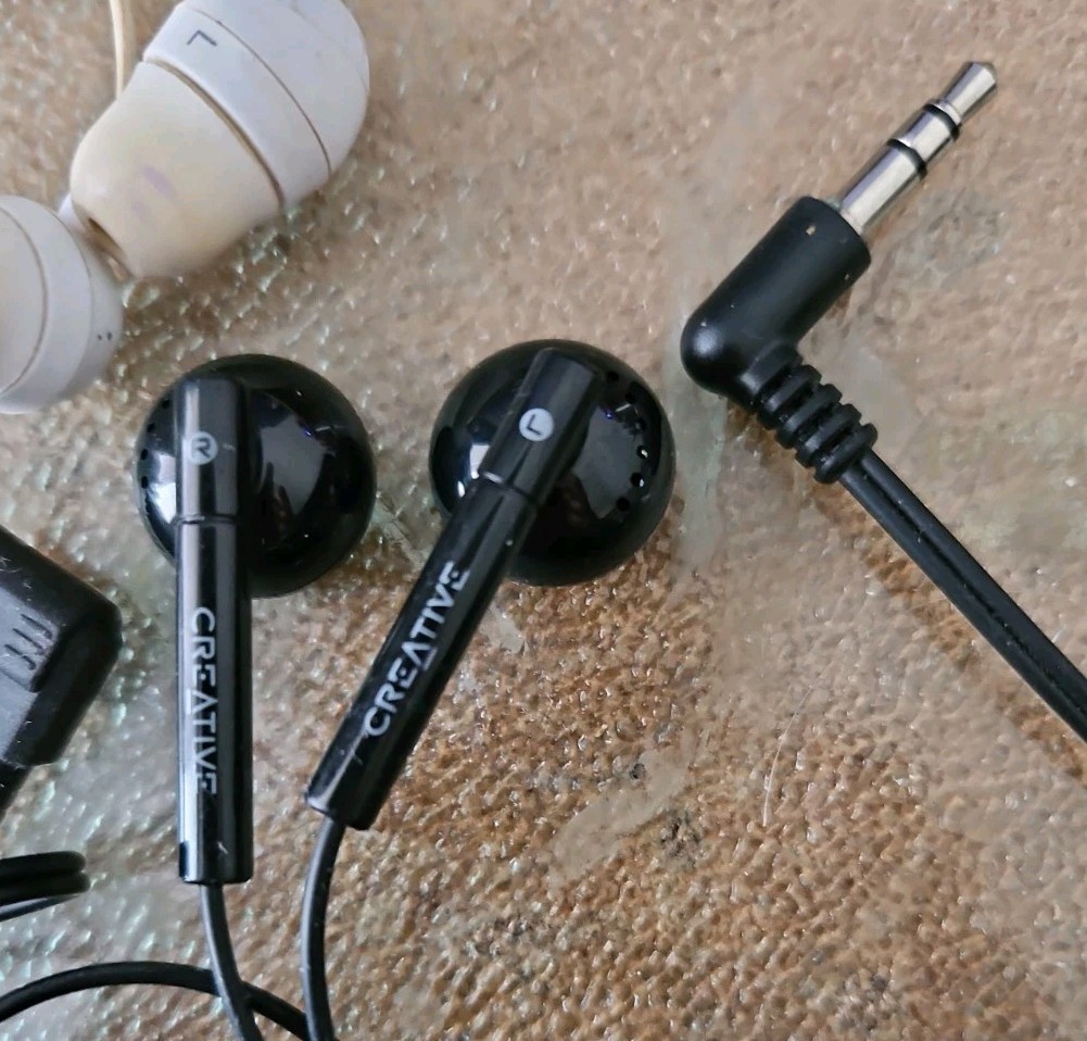 3 Stereo Wired Earbuds, Creative, Olympus, JVC