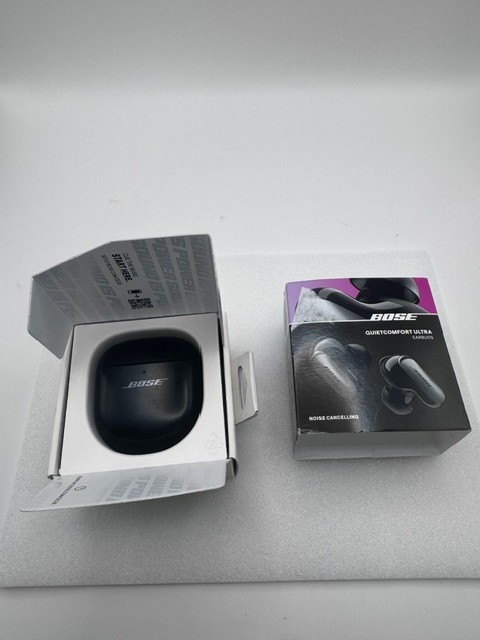 Bose QuietComfort Ultra Earbuds Noise-Cancelling Earbuds Black/Gray – Excellent