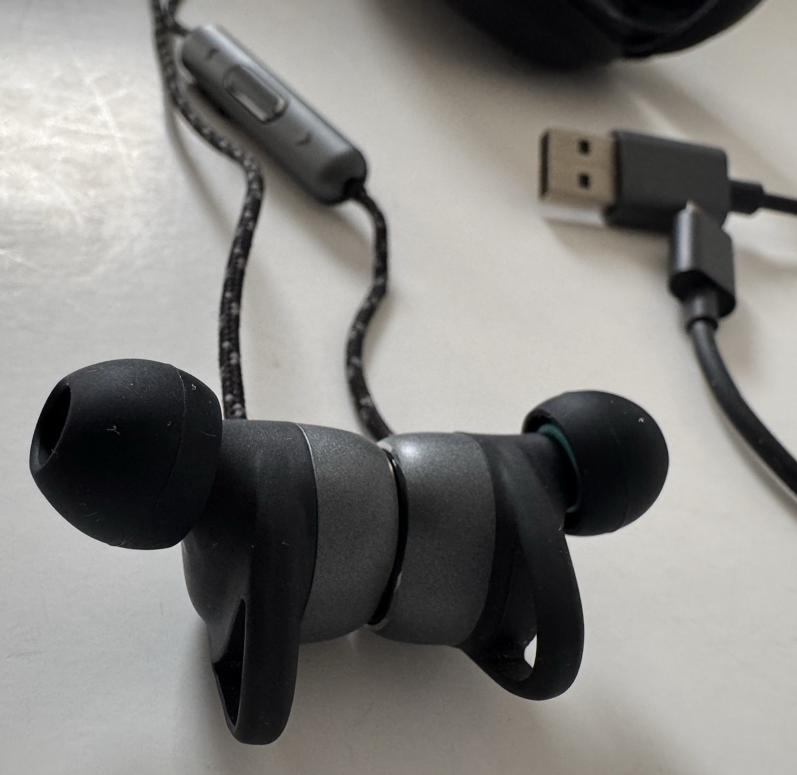 AKG N200 Earbuds Bluetooth Wireless Black AKGN200BTBLK Harman Kardon