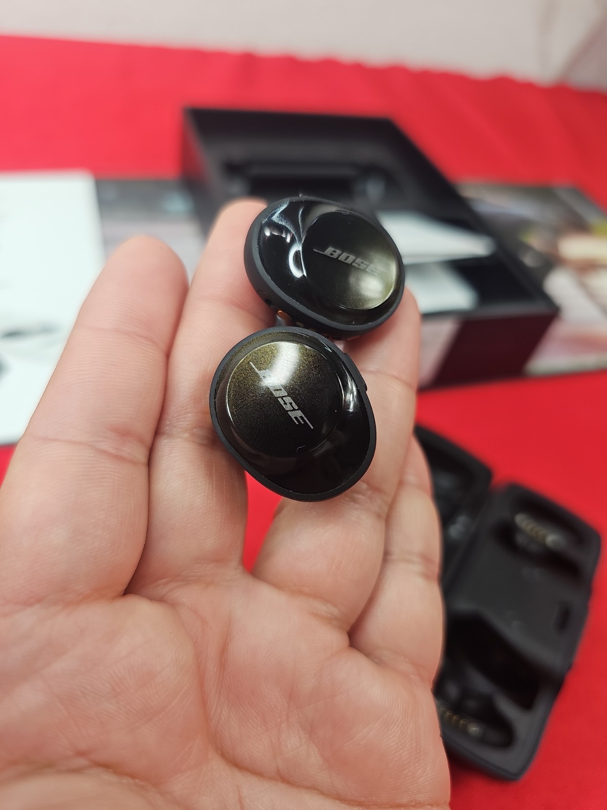 Bose SoundSport Free Wireless Headphones Earbuds Black 423729 FORPARTS ONLY