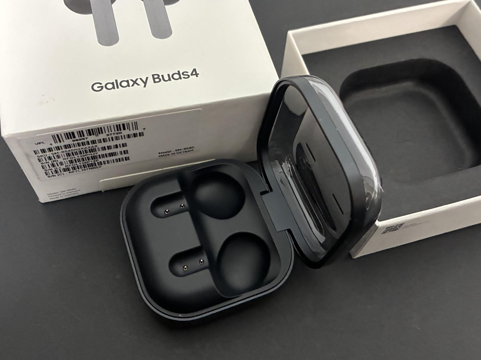 NEW Original Samsung Galaxy Buds4 SM-R540N Earbuds Charging Case (NO BUD)