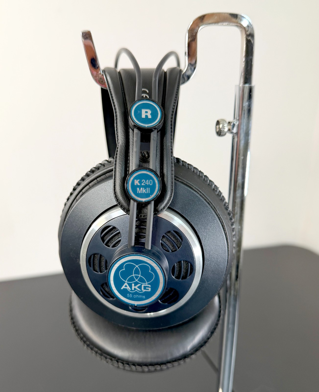 AKG K 240 MK II Semi-Open Professional Studio Headphones – 2 Earpad Sets