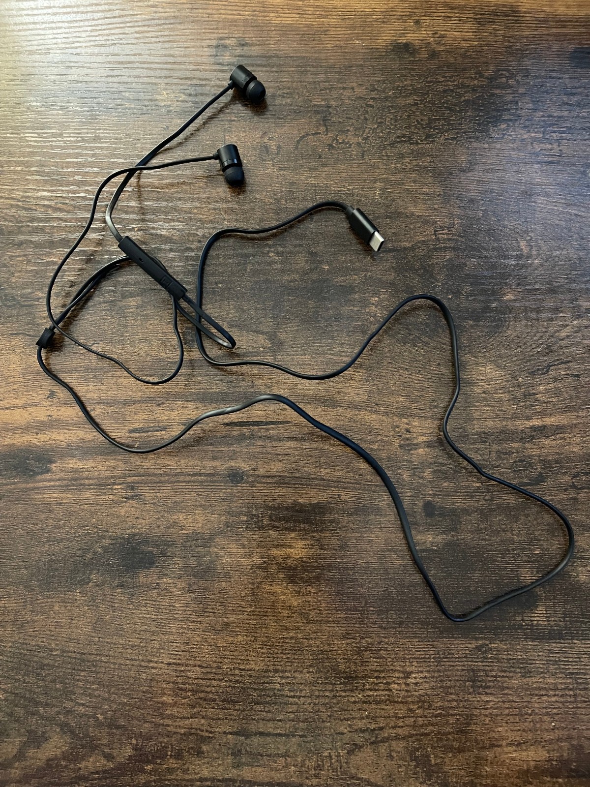 Unbranded Black In-Ear Earbud Headphones with USB-C Port Connector & Remote