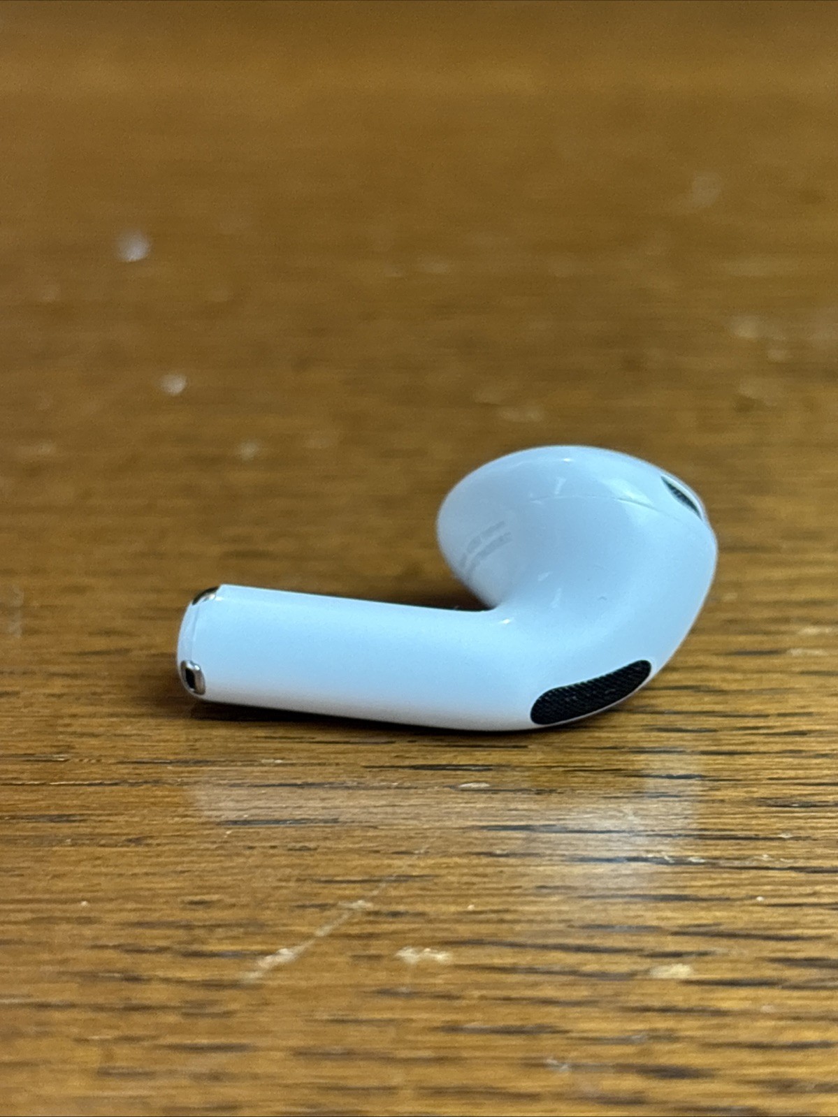 Apple AirPods 4 Replacement: Right Side AirPods A3050 (Without ANC) – Excellent