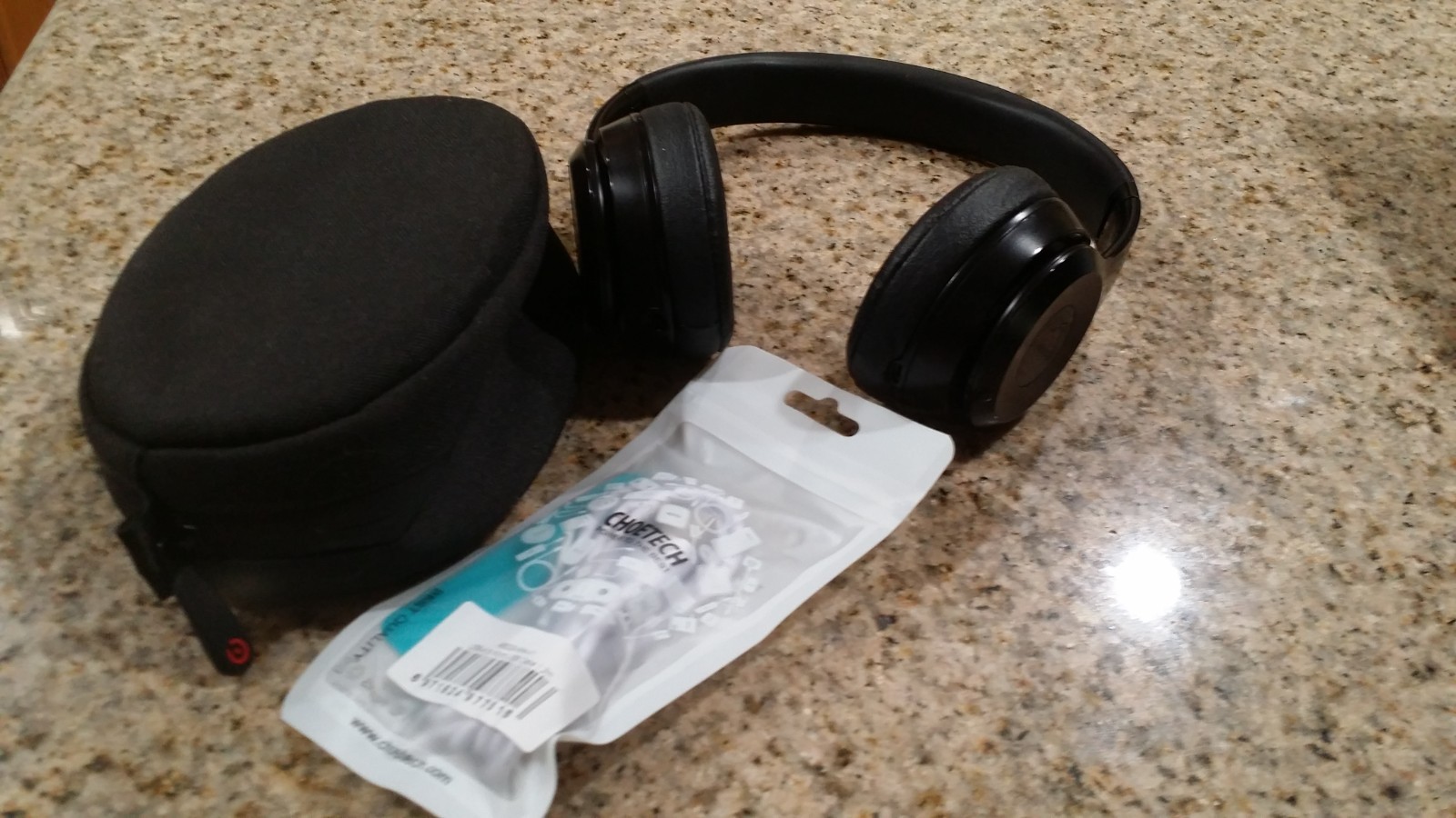 Beats by Dr. Dre Solo 3.0 Wireless Bluetooth On-Ear headphones Black