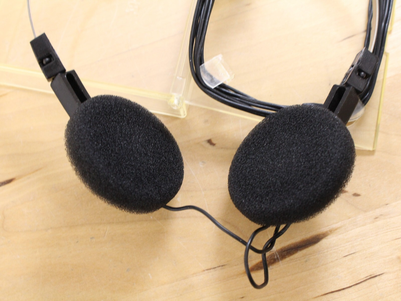 Vintage Recoton ST-943 Folding Dynamic Stereo Headphones with Cassette Case