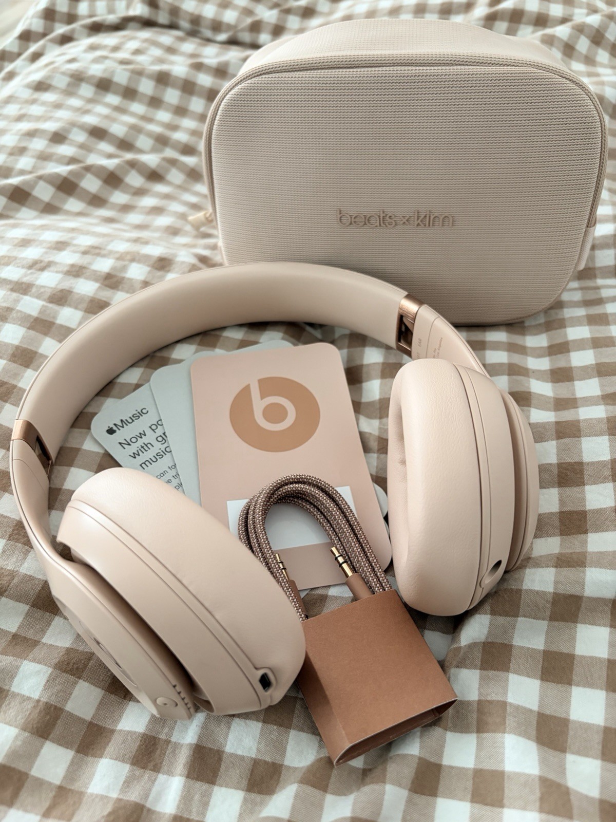 Studio Pro Beats x Kim Over-Ear Beige/Gold w/ Case 3.5mm
