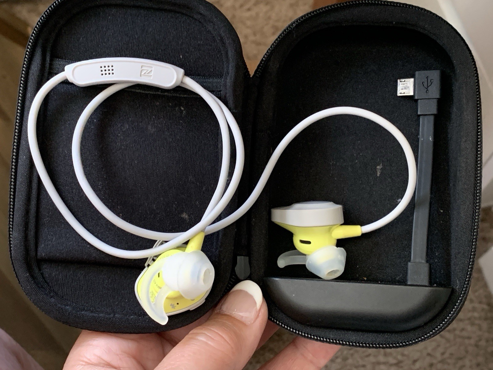 BOSE Sound Sport Wireless Earbuds Earphones & Apple Earpods LOT in Case No Cable