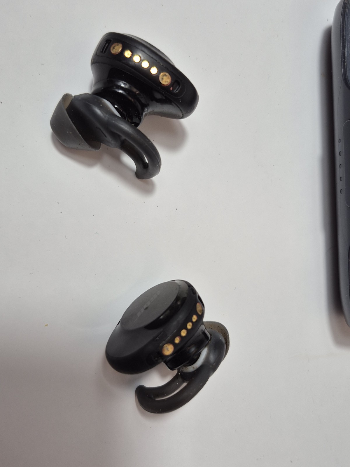 Bose SoundSport Free In-Ear Noise Cancelling Bluetooth Earbuds – Black For Parts