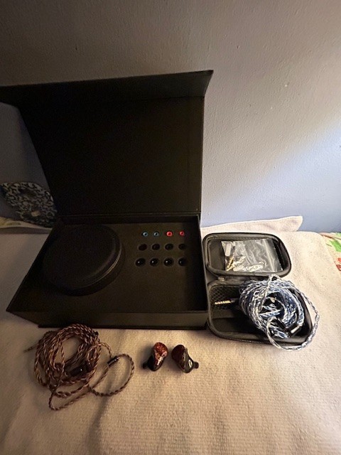 AFUL Performer8 1DD+7BA Hybrid IEM USED-EX with extra 3 in 1 cable