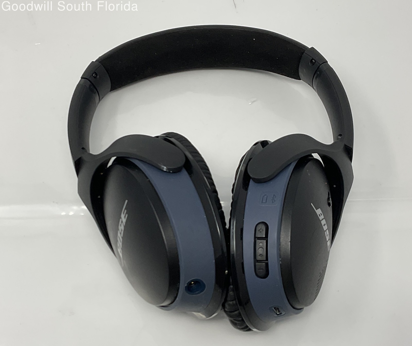 Bose Blue And Black Headphones With AUX & USB Charging Cable And Black Case NCL