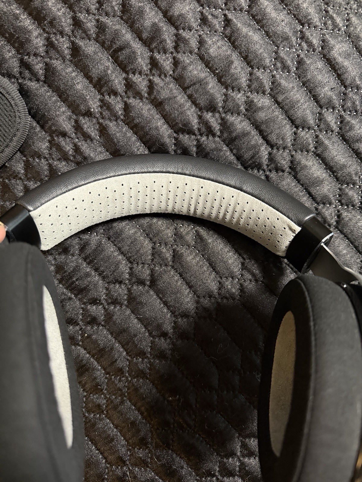 Focal Elegia – Over the Ear Wired Audiophile HiFi Headphones – Black and Silver
