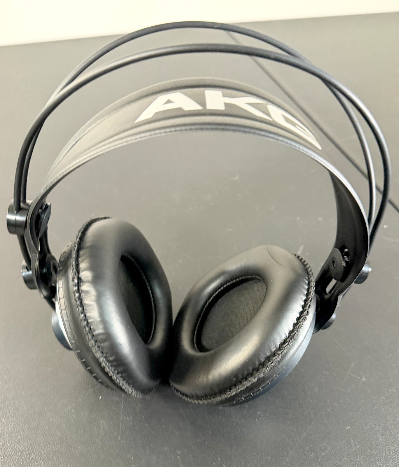 AKG K 240 MK II Semi-Open Professional Studio Headphones – 2 Earpad Sets